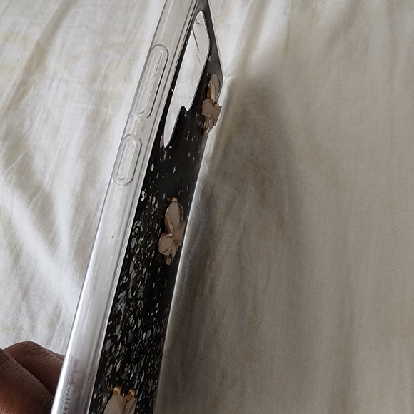 Samsung S22 ultra case with butterfly back - Picture 3 of 3